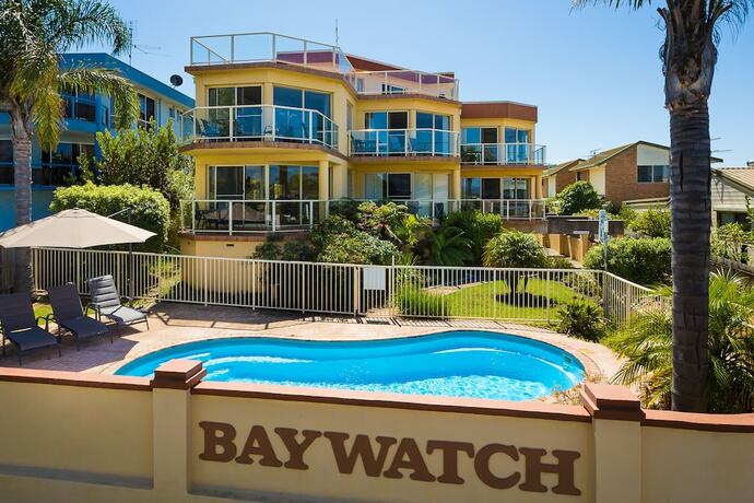 Imagen de la piscina del Hotel Baywatch Luxury Apartments. Foto 19