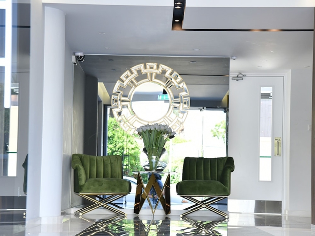 Imagen de los interiores del Hotel Baz Tower. Foto 16