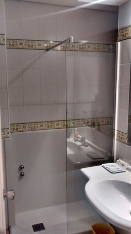 Imagen de la habitación del Hotel Baztán. Foto 16