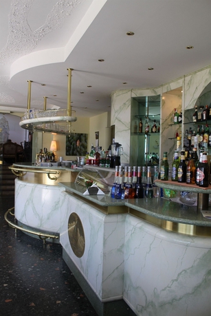 Imagen del bar/restaurante del Hotel Bazzoni Et Du Lac. Foto 4