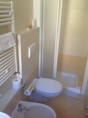 Imagen de la habitación del Hotel Bazzoni Et Du Lac. Foto 10