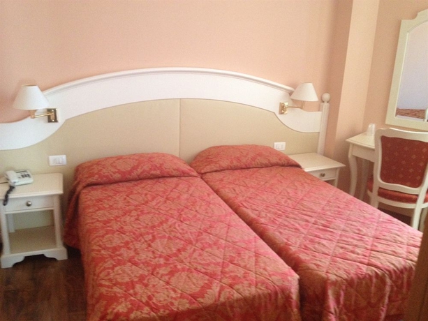 Imagen de la habitación del Hotel Bazzoni Et Du Lac. Foto 12