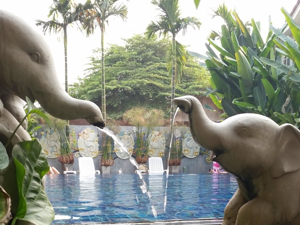 Imagen de la piscina del Hotel Bb Mantra. Foto 18