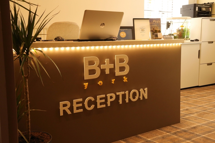 Imagen de los interiores del Hotel B+b York. Foto 16