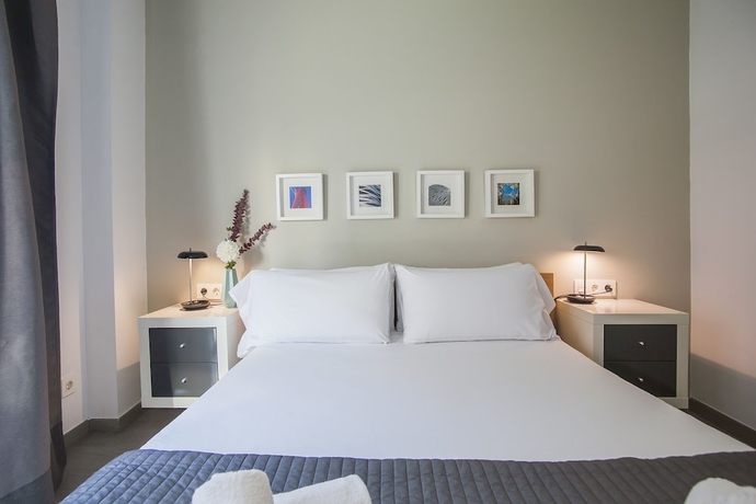 Imagen de la habitación del Hotel Bbarcelona Gaudi Flats. Foto 11