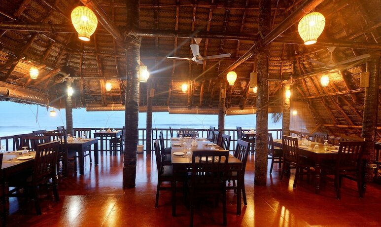 Imagen del bar/restaurante del Hotel Bcanti Boutique Beach Resort. Foto 17