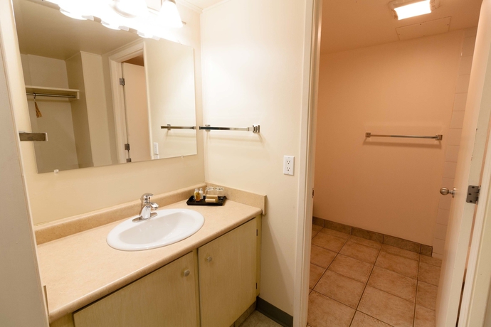Imagen de la habitación del Hotel Bcminns Fort Mcmurray. Foto 3