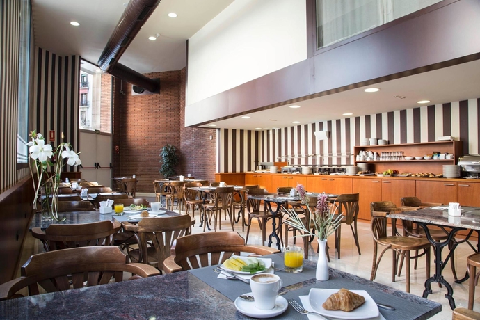 Imagen del bar/restaurante del Hotel Bcn Urbaness Del Comte. Foto 3