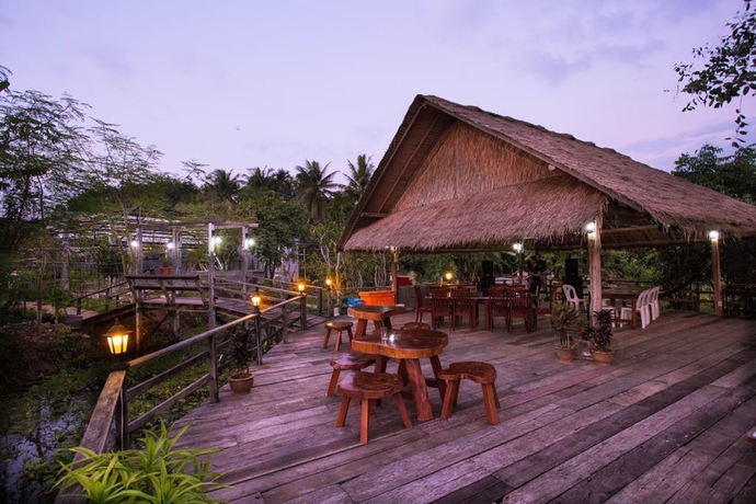 Imagen del bar/restaurante del Hotel Be Fine Sabuy and Resort. Foto 3