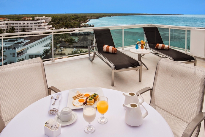 Imagen de los interiores del Hotel Be Live Experience Hamaca Suites. Foto 13