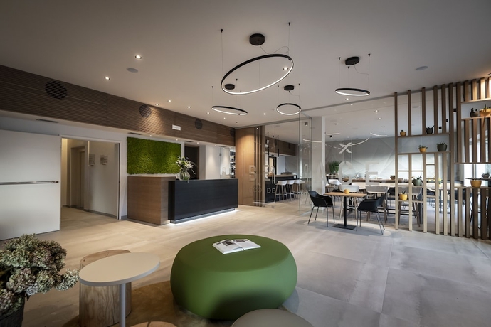 Imagen de los interiores del Hotel Be Place. Foto 18