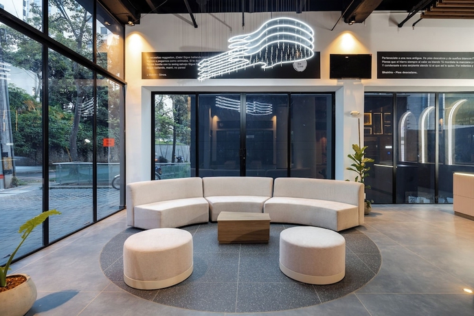 Imagen de los interiores del Hotel Be live. Foto 13
