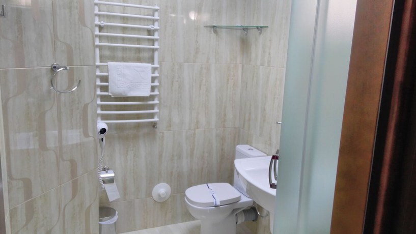 Imagen de la habitación del Hotel BeSt and Restaurant complex. Foto 15