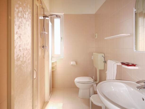 Imagen de la habitación del Hotel Beach 2. Foto 14