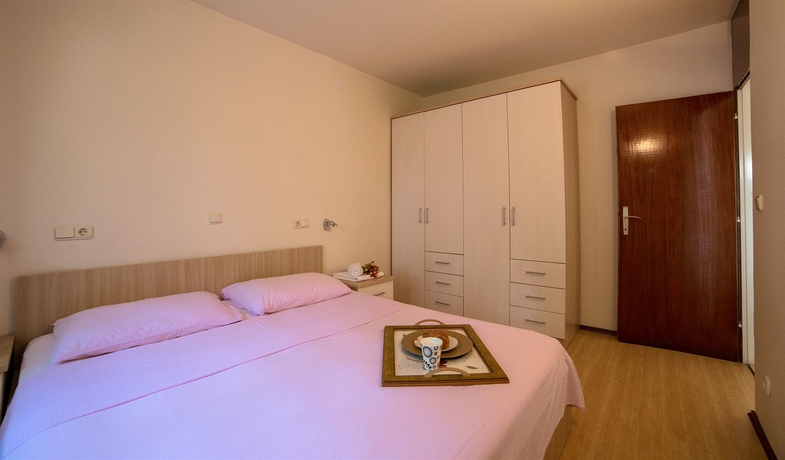 Imagen de la habitación del Hotel Beach Apartments Lavica. Foto 1