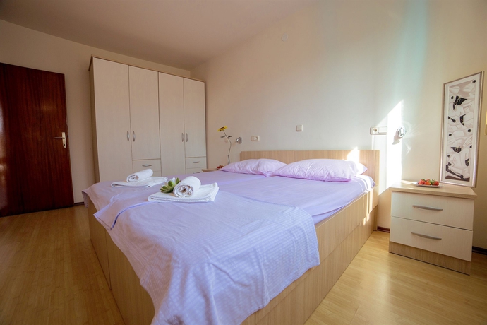 Imagen de la habitación del Hotel Beach Apartments Lavica. Foto 2