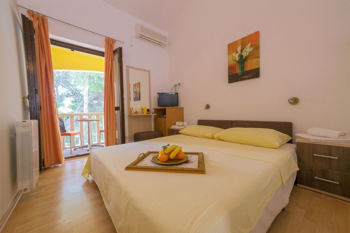 Imagen de la habitación del Hotel Beach Apartments Lavica. Foto 9