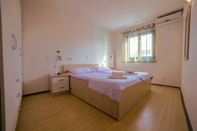 Imagen de la habitación del Hotel Beach Apartments Lavica. Foto 10