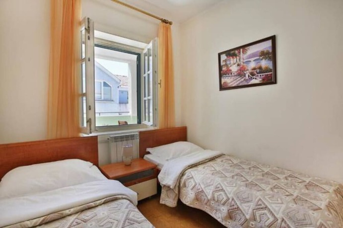 Imagen de la habitación del Hotel Beach Apartments Montesan. Foto 5