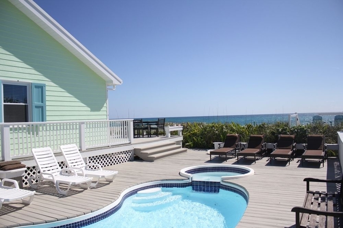 Imagen de la piscina del Hotel Beach Bags. Foto 14