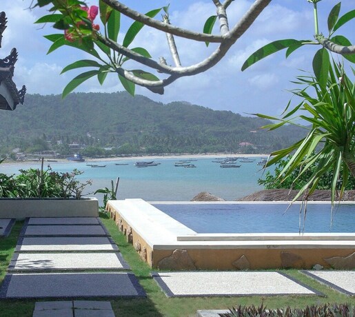 Imagen de la piscina del Hotel Beach Balcony Ocean View Villa. Foto 15