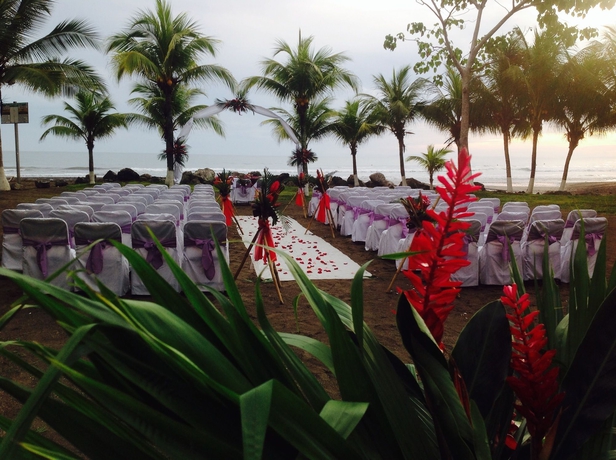 Imagen de los exteriores del Hotel Beach Break Resort. Foto 10