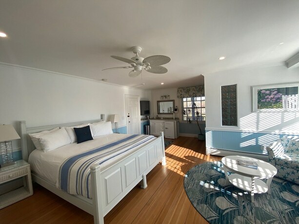 Imagen general del Hotel Beach Breeze Inn. Foto 3