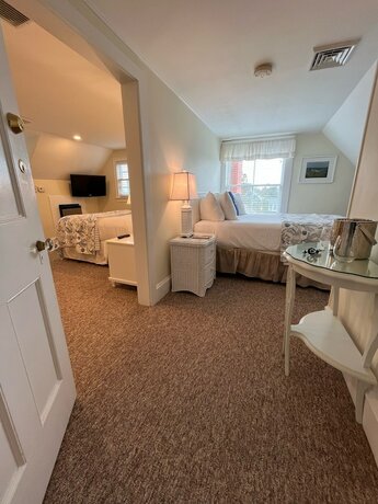 Imagen de la habitación del Hotel Beach Breeze Inn. Foto 17