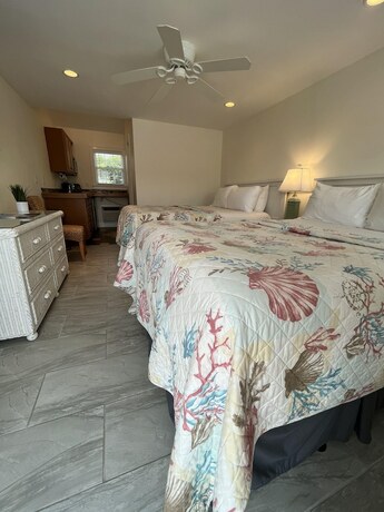 Imagen de la habitación del Hotel Beach Breeze Inn. Foto 19