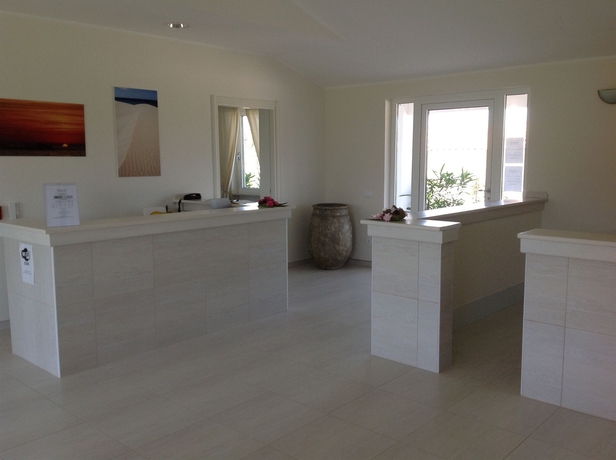 Imagen de los interiores del Hotel Beach Budoni. Foto 15