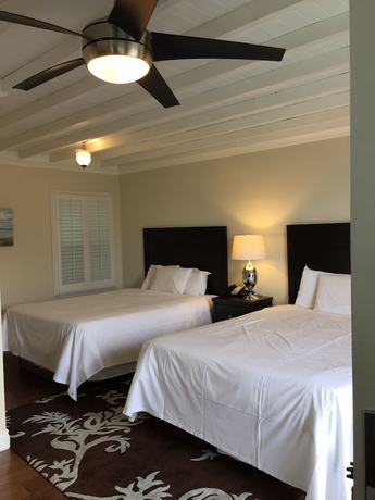 Imagen de la habitación del Hotel Beach Bungalow Inn and Suites. Foto 5