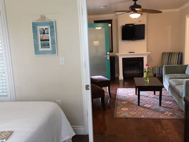 Imagen de la habitación del Hotel Beach Bungalow Inn and Suites. Foto 6