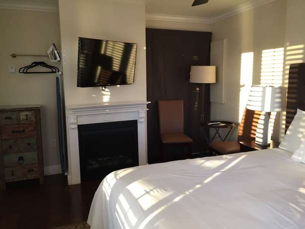 Imagen de la habitación del Hotel Beach Bungalow Inn and Suites. Foto 9