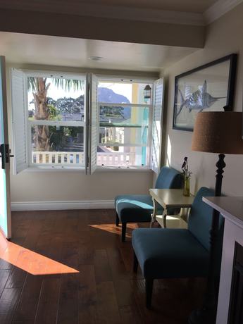 Imagen de la habitación del Hotel Beach Bungalow Inn and Suites. Foto 12