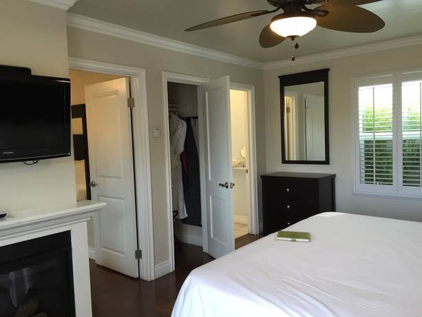 Imagen de la habitación del Hotel Beach Bungalow Inn and Suites. Foto 13