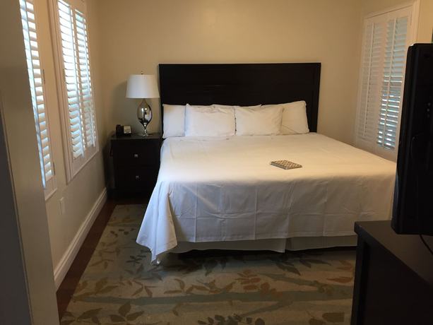 Imagen de la habitación del Hotel Beach Bungalow Inn and Suites. Foto 16