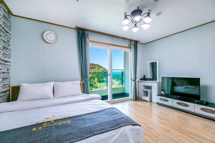 Imagen de la habitación del Hotel Beach Castle and Resort. Foto 7