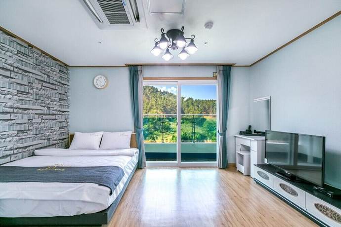 Imagen de la habitación del Hotel Beach Castle and Resort. Foto 15