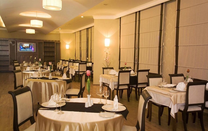 Imagen del bar/restaurante del Hotel Beach Club Doğanay. Foto 4