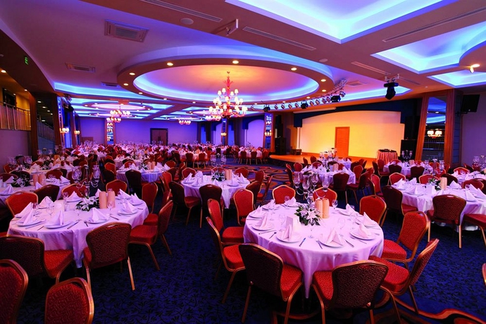 Imagen de los interiores del Hotel Beach Club Doğanay. Foto 10