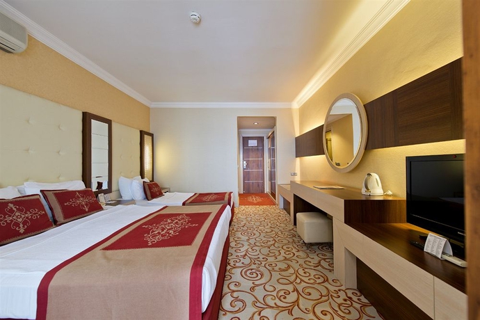 Imagen de la habitación del Hotel Beach Club Doğanay. Foto 6