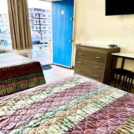 Imagen general del Hotel Beach Colony Motel. Foto 8