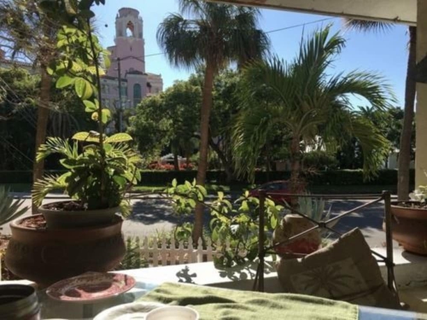 Imagen de los exteriores del Hotel Beach Drive Inn. Foto 17