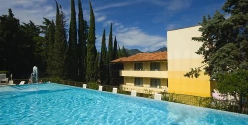 Imagen de la piscina del Hotel Beach Du Lac. Foto 19