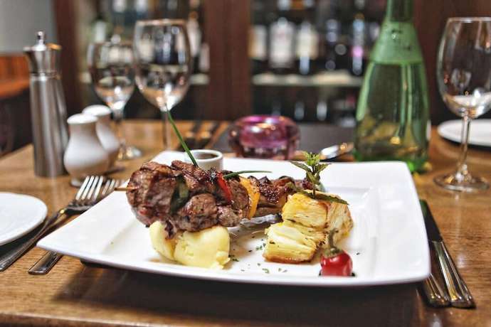 Imagen del bar/restaurante del Hotel Beach. Foto 4