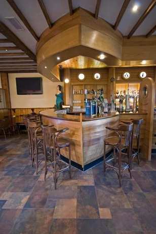 Imagen del bar/restaurante del Hotel Beach. Foto 10