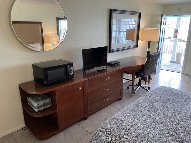 Imagen de la habitación del Hotel Beach Front Motel. Foto 9