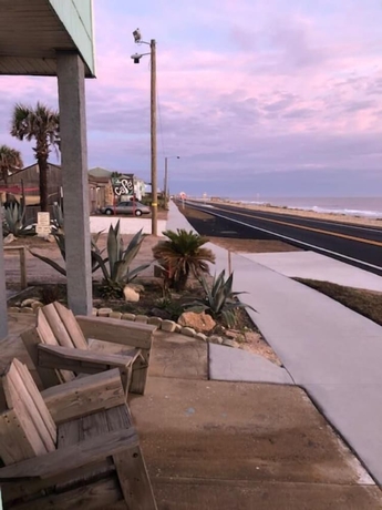 Imagen de los exteriores del Hotel Beach Front Motel. Foto 13