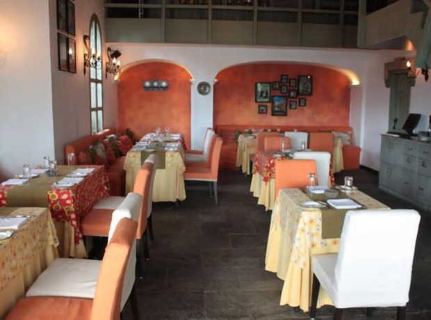 Imagen del bar/restaurante del Hotel Beach Garden, Mumbai. Foto 5