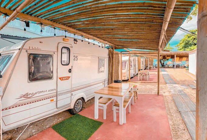 Imagen de la habitación del Hotel Beach House Camp. Foto 16